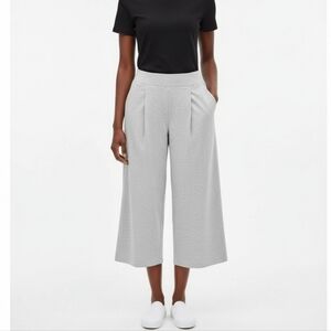 LULULEMON Can You Feel The Pleat Crop Pants Wide Leg Heather Light Grey Sz 8 NWT